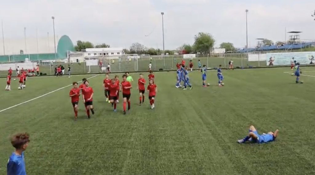 Costin Enache, ACS Unirea Dobroești: Grupa 2013–2014 – cum susține creativitatea copiilor prin joc 1 Costin Enache, ACS Unirea Dobroești: Grupa 2013–2014 – cum susține creativitatea copiilor prin joc