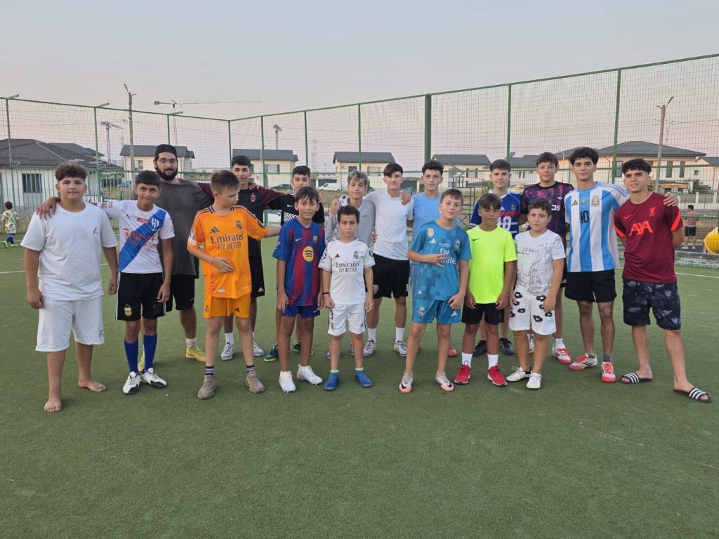 Toma Răzvan, zâmbetul care luminează terenul din Dobroești 7 Toma Răzvan, zâmbetul care luminează terenul din Dobroești