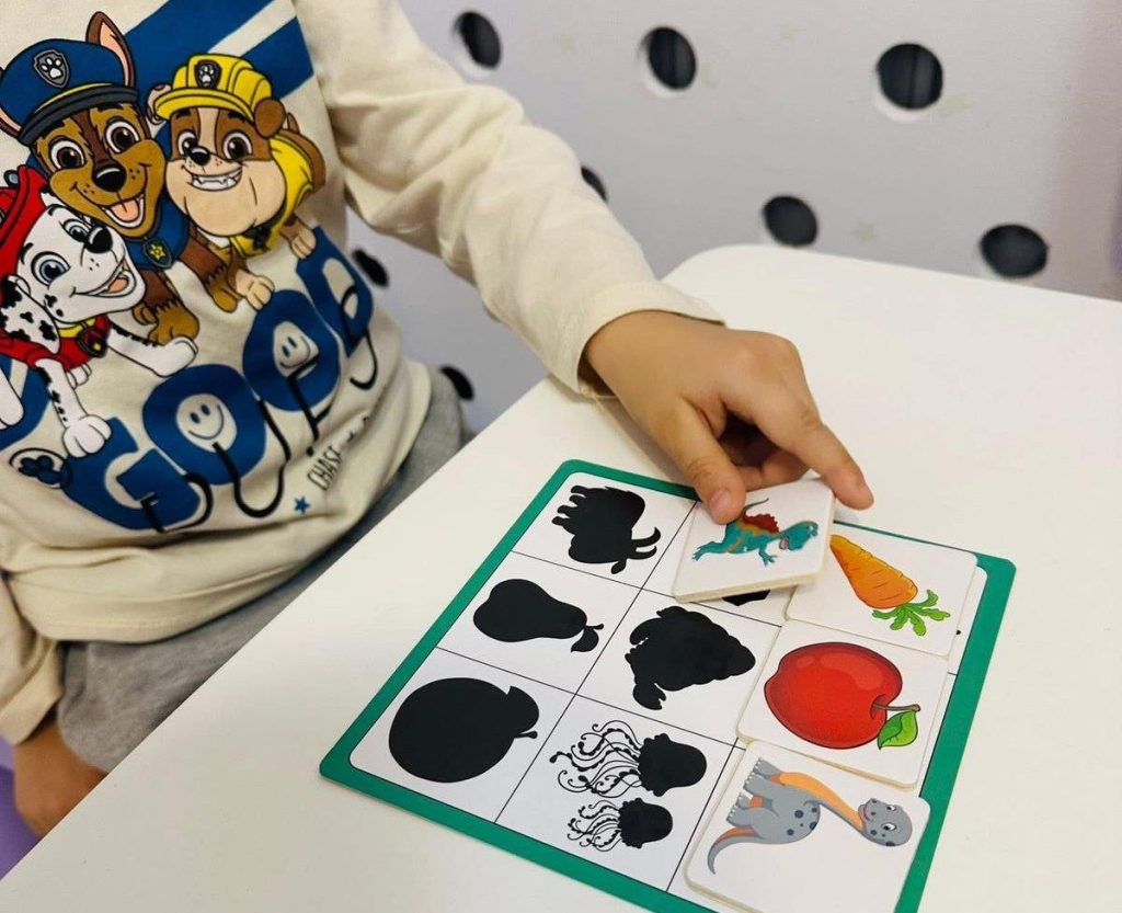 Terapie prin arte la Asociația Psiho Special cu Karla Ana Maria Grigore și Marius Cătălin Grigore